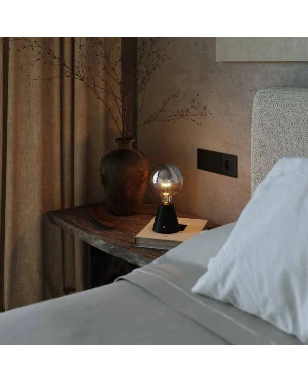 Tragbare, wiederaufladbare LED Leuchte Cabless01 mit Globe Glühbirne mit silberfarbener Kopfspiegelung