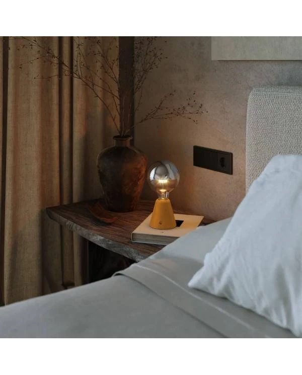 Tragbare, wiederaufladbare LED Leuchte Cabless01 mit Globe Glühbirne mit silberfarbener Kopfspiegelung