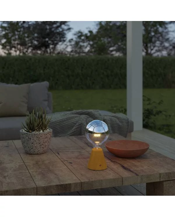 Tragbare, wiederaufladbare LED Leuchte Cabless01 mit Globe Glühbirne mit silberfarbener Kopfspiegelung