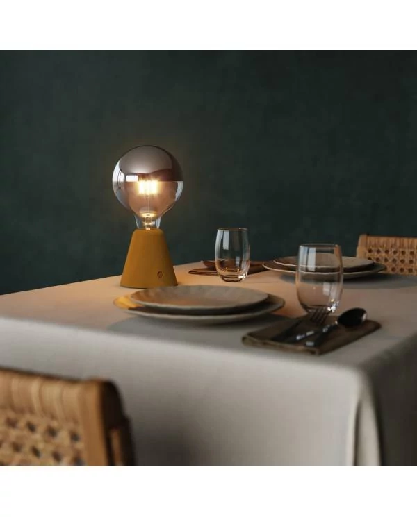 Tragbare, wiederaufladbare LED Leuchte Cabless01 mit Globe Glühbirne mit silberfarbener Kopfspiegelung