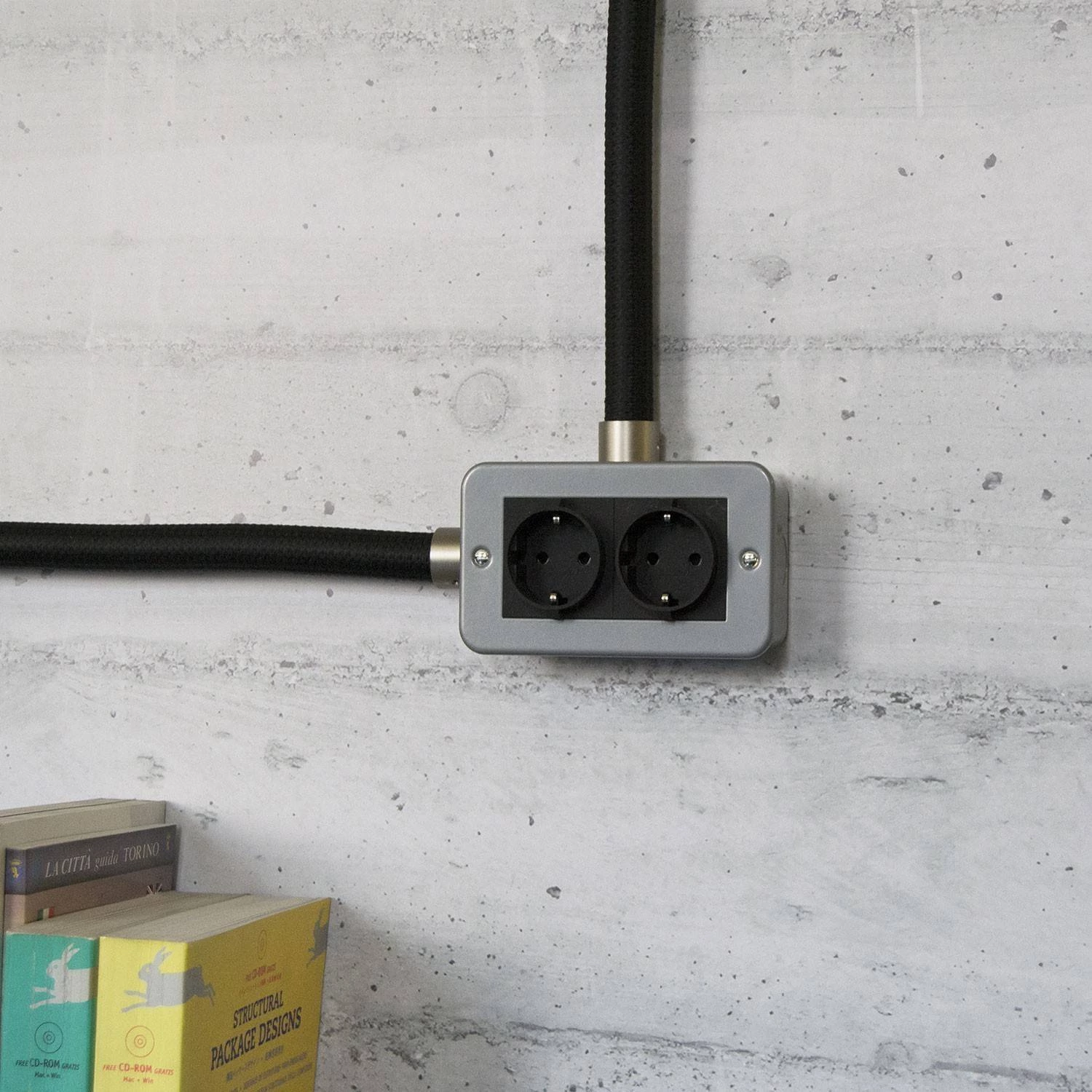 Metalldose mit zweifacher Schuko-Steckdose für Creative-Tube
