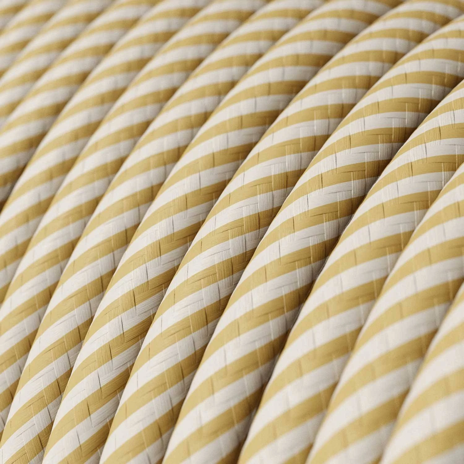 Textilkabel, cremefarben-haselnussbraun glänzend Vertigo - Das Original von Creative-Cables - ERM53 rund 2x0,75mm / 3x0,75mm