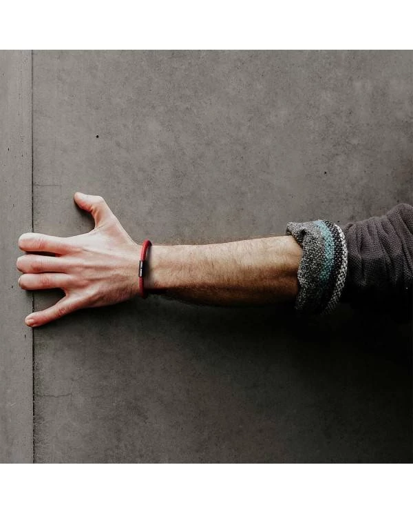 Armband mit mattschwarzem Magnetverschluss und Textilkabel RM09
