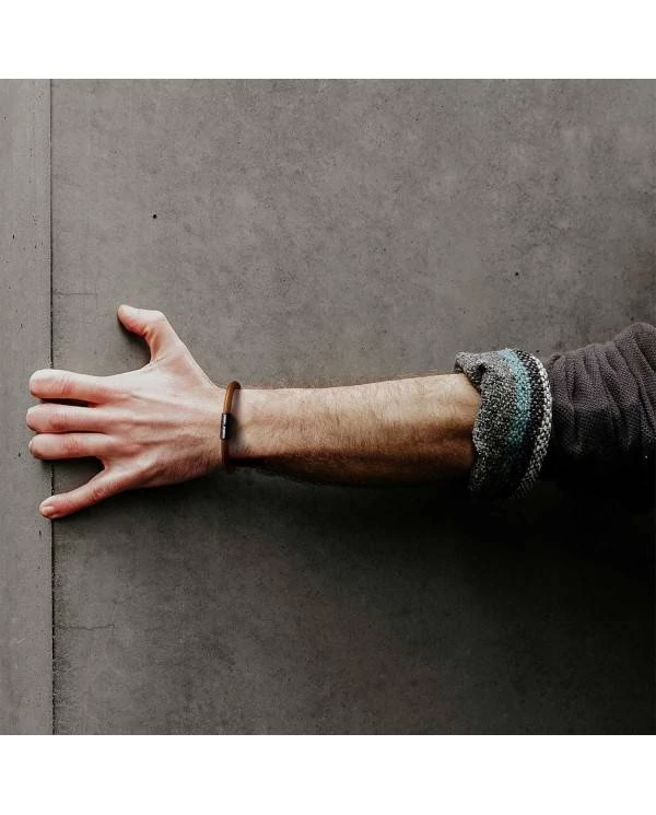 Armband mit mattschwarzem Magnetverschluss und Textilkabel RM22