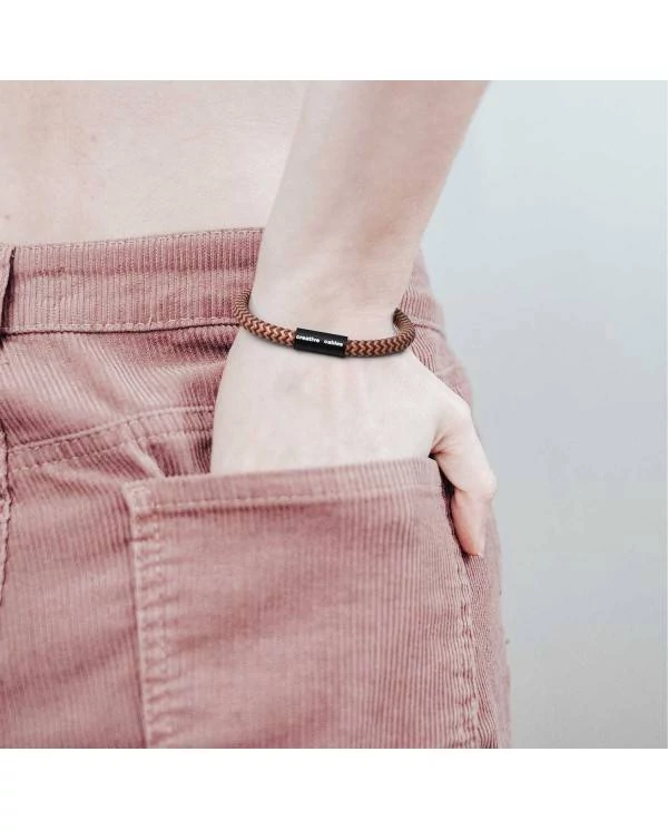 Armband mit mattschwarzem Magnetverschluss und Textilkabel RZ23