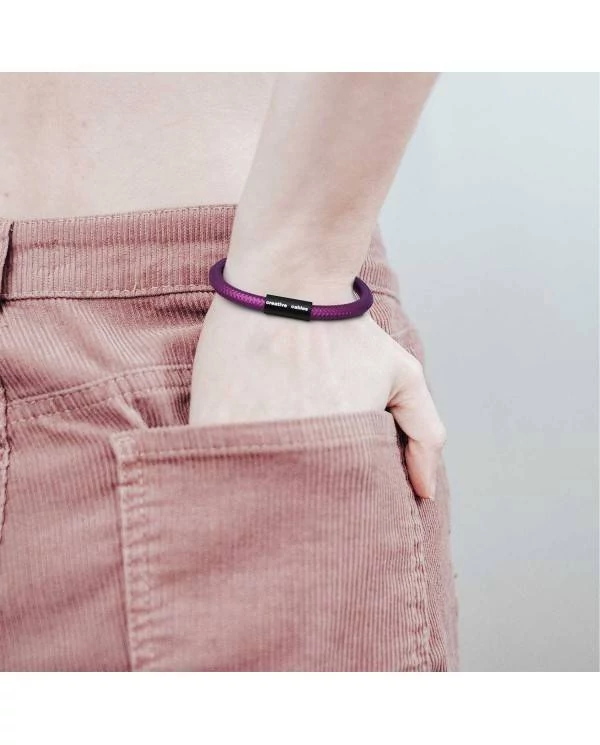 Armband mit mattschwarzem Magnetverschluss und Textilkabel RM35