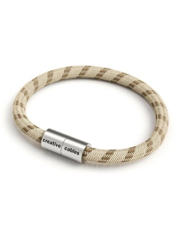 Armband mit mattsilbernem Magnetverschluss und Textilkabel RD53
