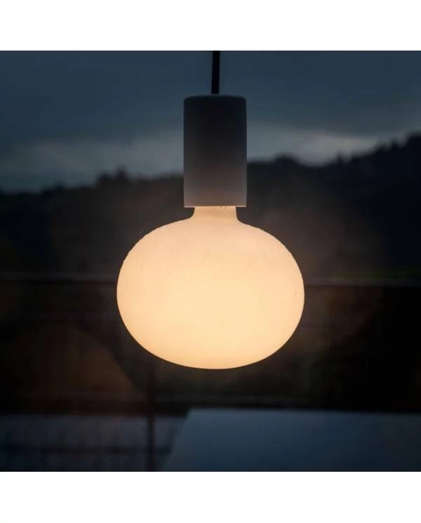 EIVA ELEGANT, das erste wiederverdrahtbare Outdoor-Lampenfassungs-Kit aus Silikon, E27, IP65