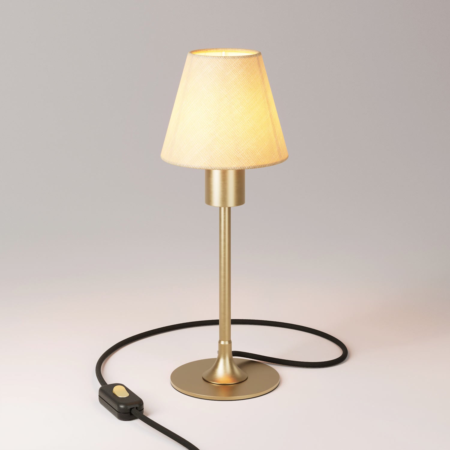Lampada da tavolo MAG-Y con base metallica tonda, paralume e spina UK - Bronzo satinato
