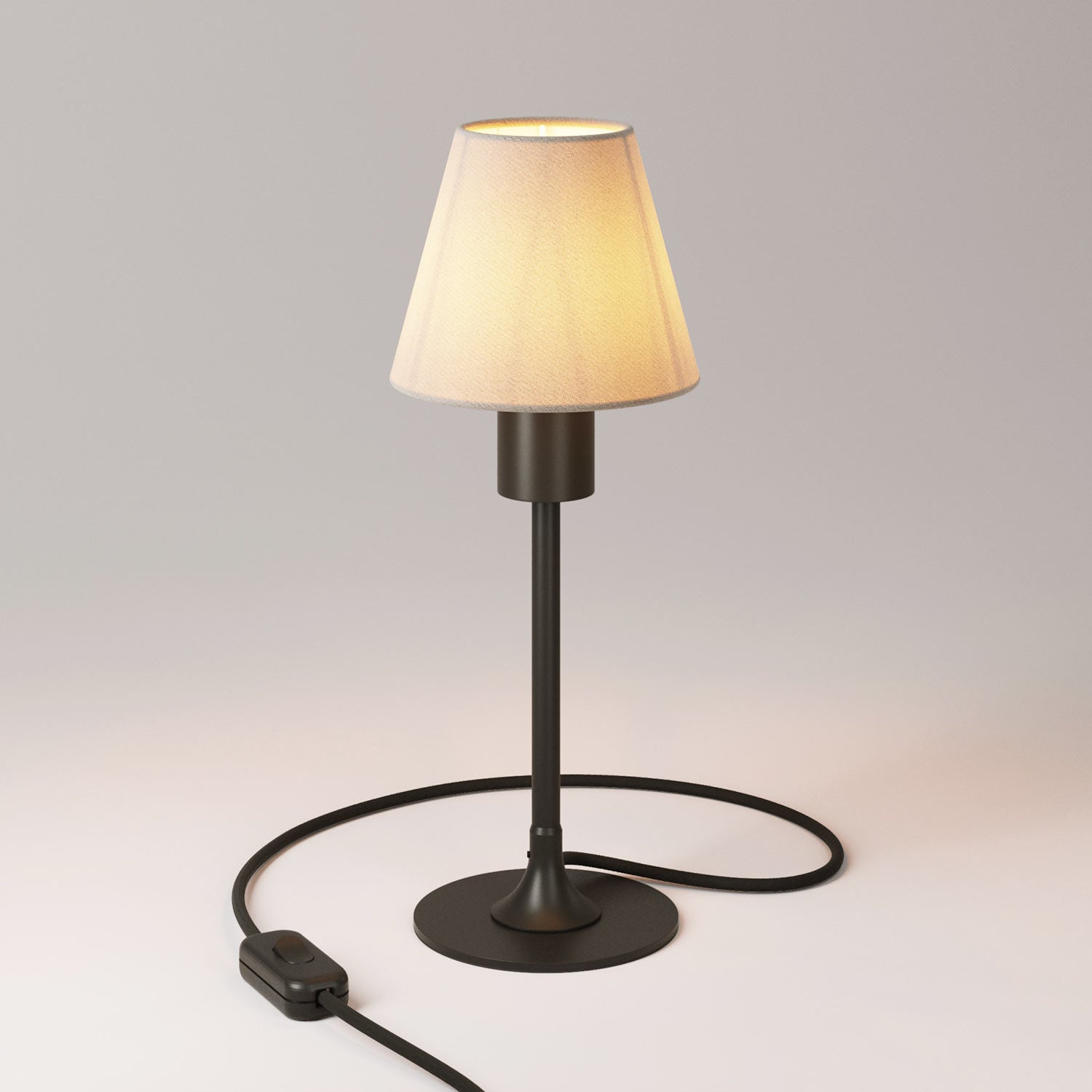 Lampada da tavolo MAG-Y con base metallica tonda, paralume e spina UK - Nero