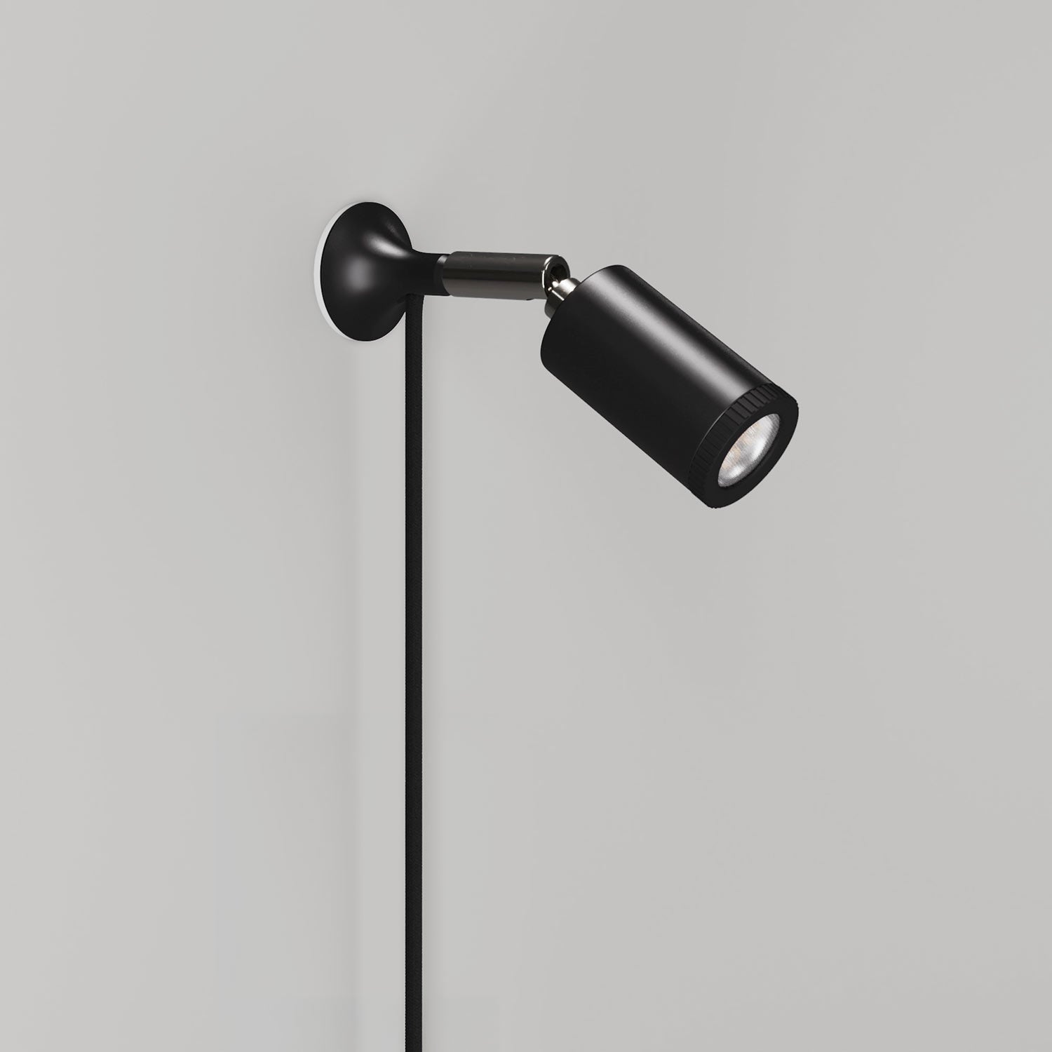 Lampada da parete MAG-Y con snodo, luce spot e spina UK - Nero