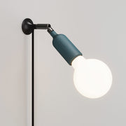 Lampada da parete MAG-Y con snodo, portalampada in silicone con interruttore e spina UK - Petrolio