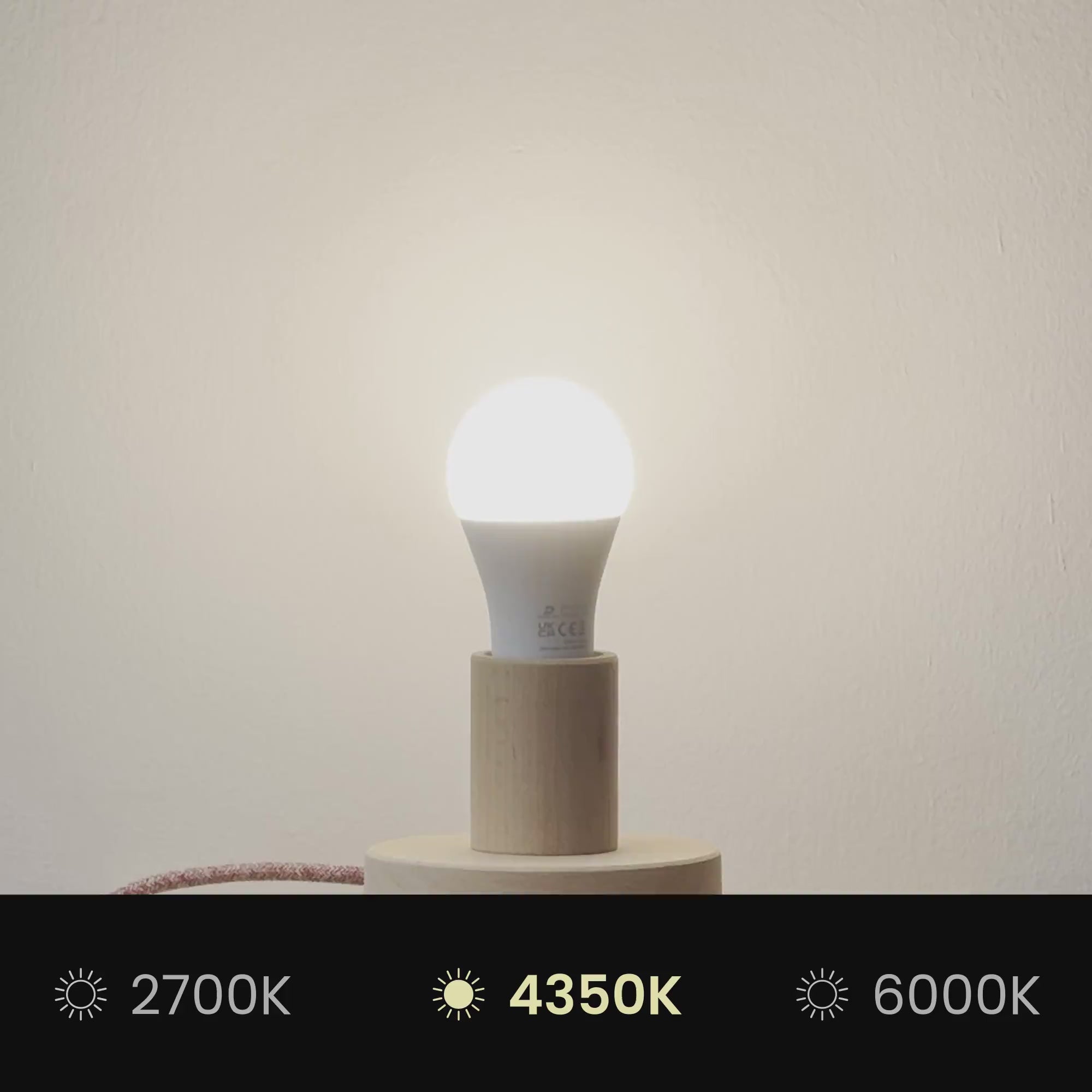 Video laden: Lampenschirm Zylinder S aus Stoff mit E27-Fassung – Made in Italy – Schwarz/Gold